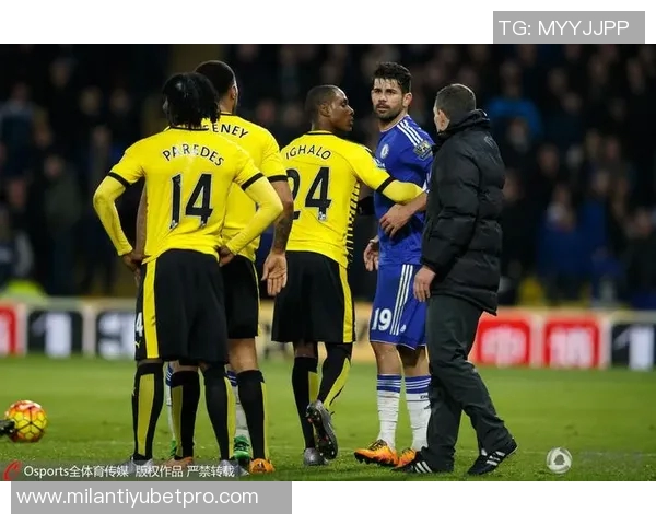 赛场竞争激烈阿门与阿尔瓦拉多冲突后握手言和展现体育精神 赛场竞争激烈阿门与阿尔瓦拉多冲突后握手言和展现体育精神