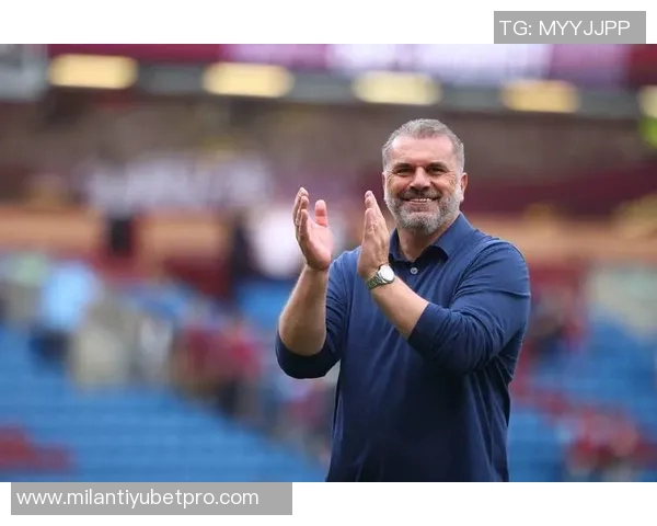 热刺球迷对球队推出的高价围巾表示强烈不满引发热议