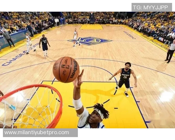 卢尼半场表现出色高效6中4贡献8分3篮板2助攻依然是卢姥爷